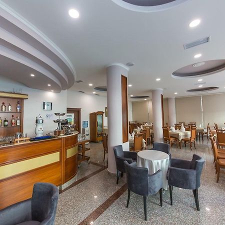 Western Star Hotel Durrës 외부 사진
