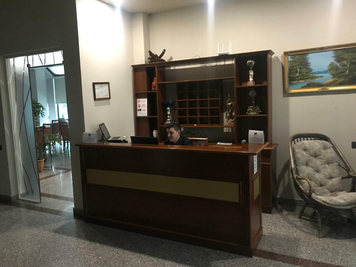 Western Star Hotel Durrës 외부 사진