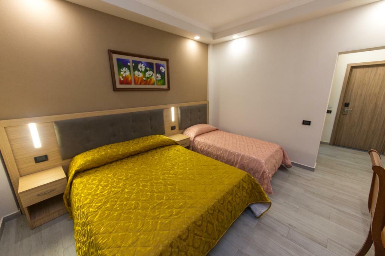 Western Star Hotel Durrës 외부 사진