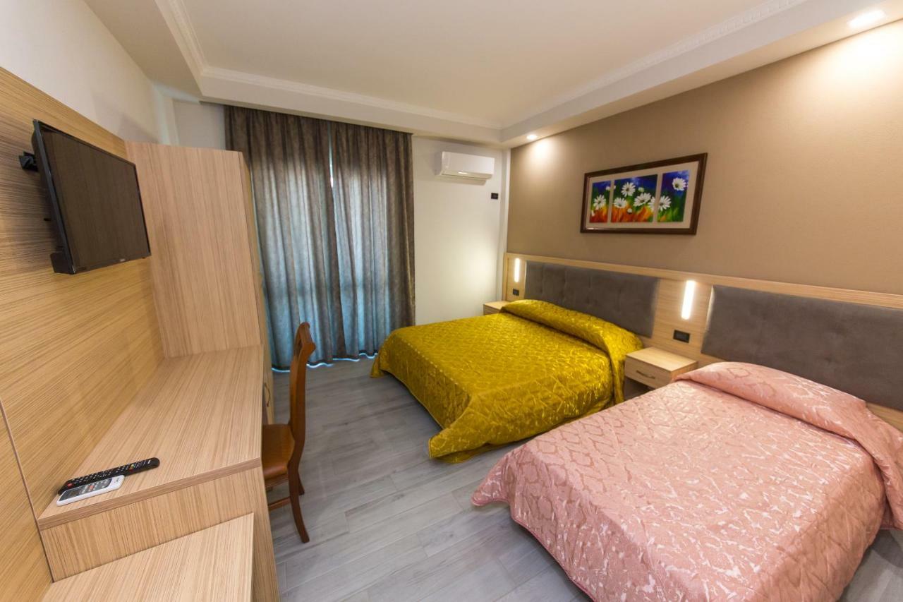 Western Star Hotel Durrës 외부 사진