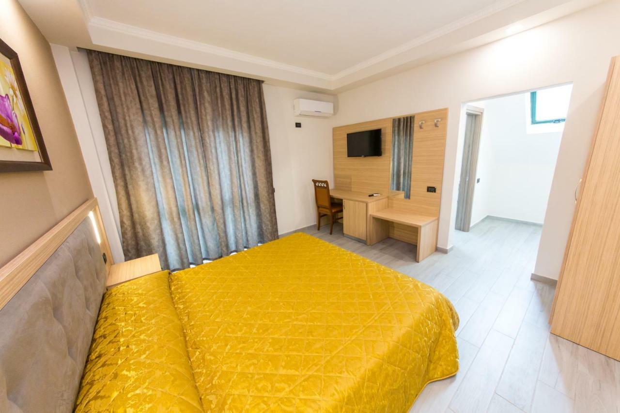 Western Star Hotel Durrës 외부 사진