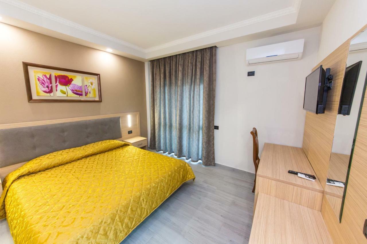 Western Star Hotel Durrës 외부 사진