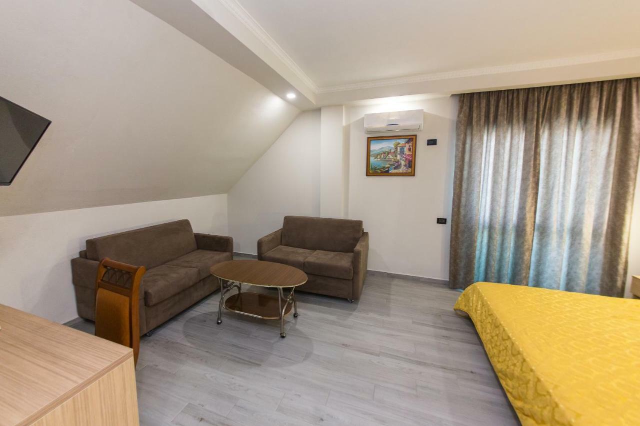 Western Star Hotel Durrës 외부 사진