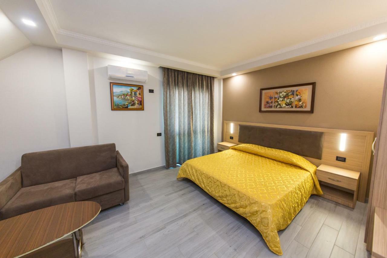 Western Star Hotel Durrës 외부 사진